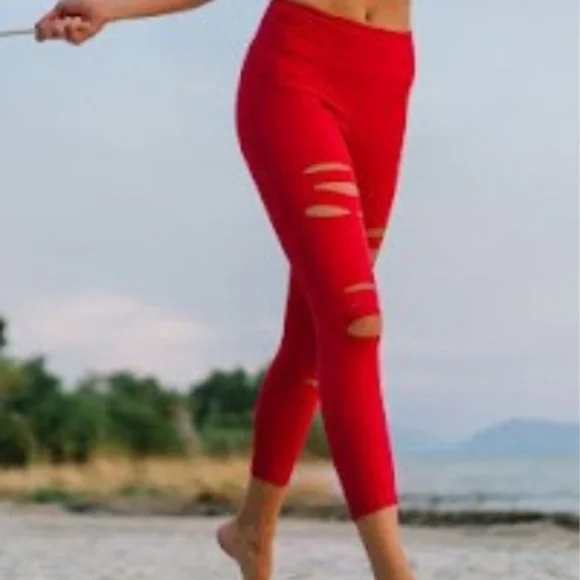Red Zyia leggings worn once - Picture 4 of 4
